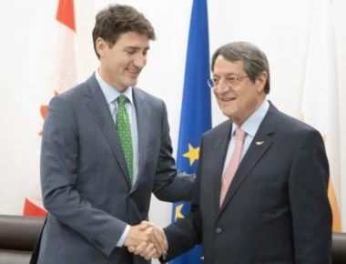 Συνάντηση Αναστασιάδη - Τριντό στο αεροδρόμιο της Λάρνακας